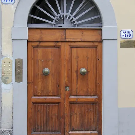 Santa Reparata 아파트 *